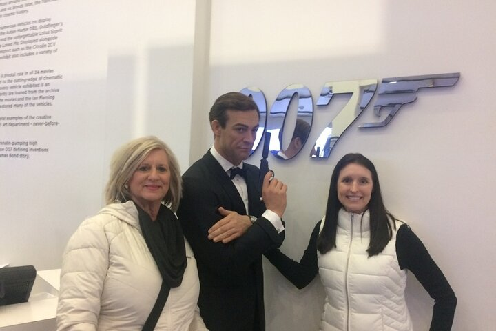 Private Tour: The London of Shakespeare, the Beatles, James Bond and Sherlock Holmes by Traditional Black Cab - Photo 1 of 9